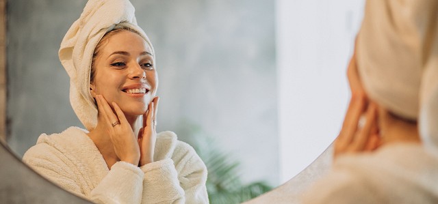 Rutina facial para el acné: guía día y noche con cosmética natural