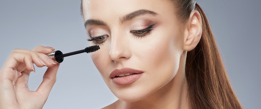 Rutina completa para fortalecer pestañas y cejas: guía definitiva para conseguirlas más largas, fuertes y densas